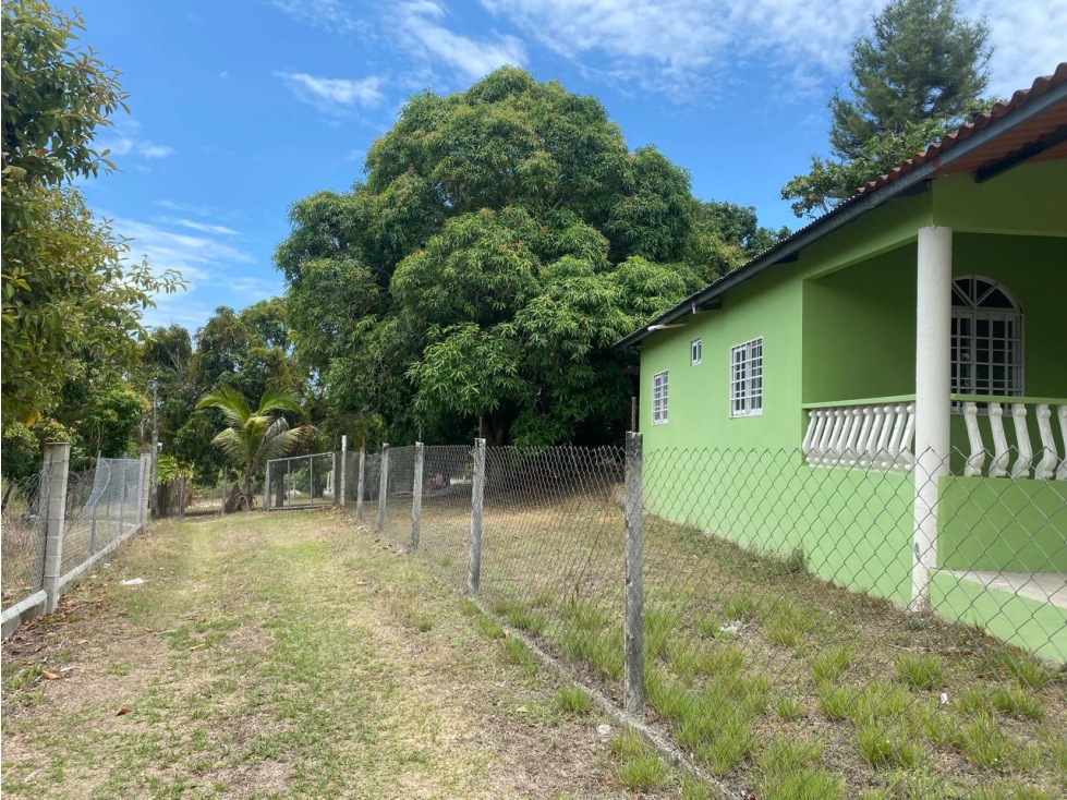 SE VENDE CASA EN LAS GUIAS CON 1,900 MTS - 2