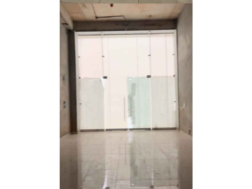 ALQUILO LOCAL COMERCIAL WESTLAND MALL 60M2 — foto 5