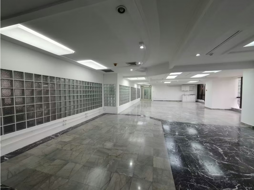 ALQUILER DE OFICINA VISTA AL MAR EN AVENIDA BALBOA TORRE BAC AQ — foto 4