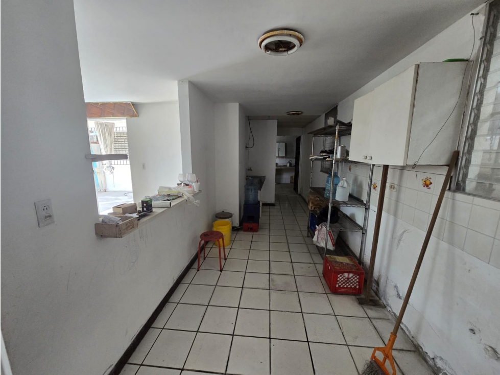 SE VENDE ESPACIOSA CASA CON AMPLIA TERRAZA EN CONDADO DEL REY AQ — foto 3