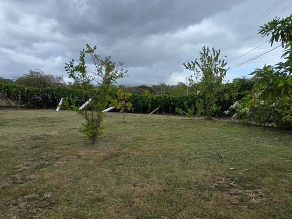 SE VENDE LOTE DE 800 MT2 CON CASA DE 3 REC EN CORONADO AQ - 3