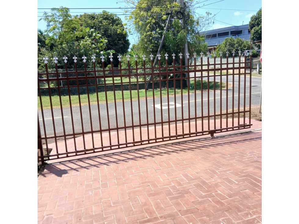 SE VENDE HERMOSA CASA GRANDE EN CHITRÉ — foto 5