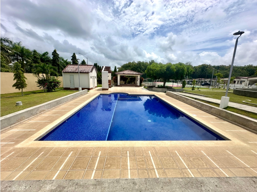 ALQUILER CASA CHORRERA 200M2 TERRENO CON TERRAZA PH LOS ESTABLOS - 2