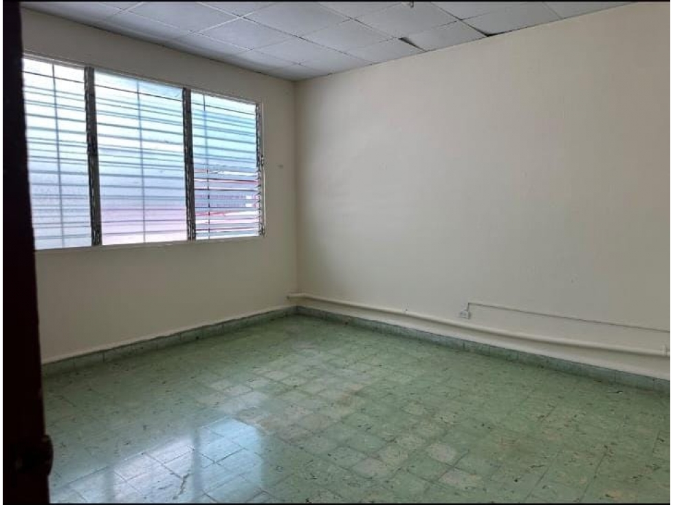 SE ALQUILA AMPLIO APARTAMENTO EN LA CENTRAL DE CHITRÉ — foto 5