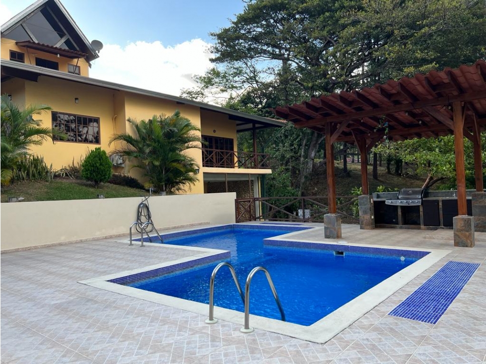 VENTA CASA EN ALTOS DEL MARIA CON PISCINA PRIVADA 1318M2 REBAJADA