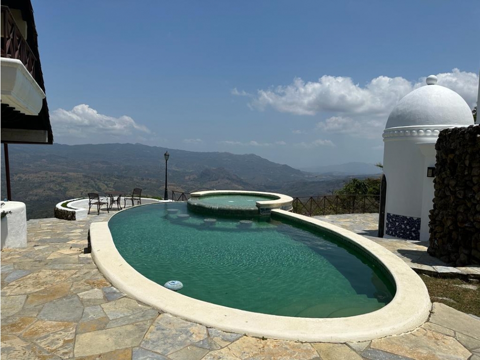 CASA AMPLIA DE 4 HECTAREAS CON PISCINA EN ALTOS DEL MARIA — foto 3