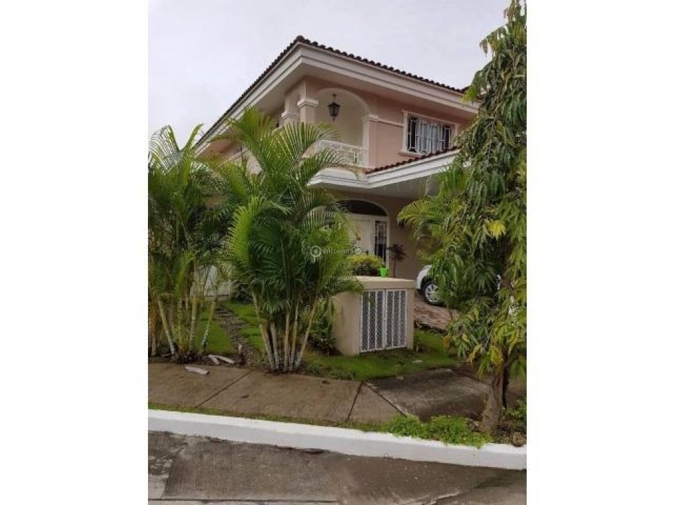 VENDO HERMOSA CASA EN ALTOS DE PANAMÁ - 3
