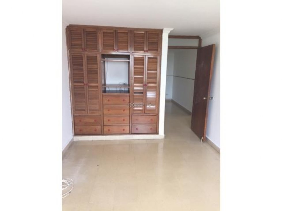 ALQUILO - VENDO Apartamentos en Vía Argentina - 2