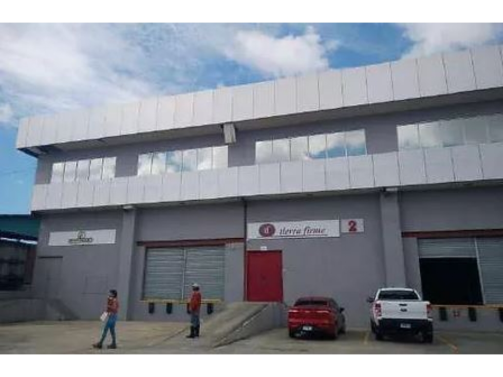 VENTA DE CONJUNTO DE GALERAS EN LA 24 DICIEMBRE 4000m2
