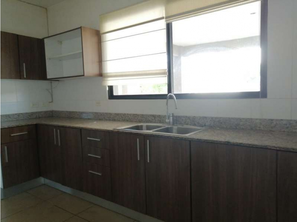 CASA DE 304m2 DE TERRENO, Urbanización Paseo del Norte — foto 4