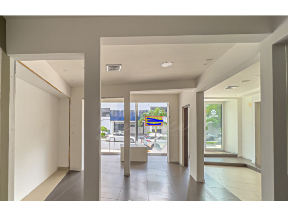 LOCAL PLANTA BAJA 260 M2 CALLE 50 TORRE VIP MANTENIMIENTO INLCUIDO — foto 2
