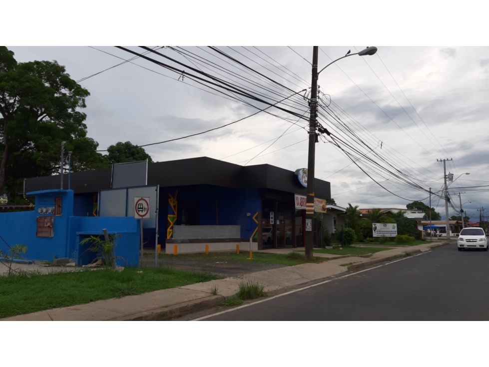 SE VENDE PROPIEDAD COMERCIAL O RESIDENCIAL EN SANTIA - 4