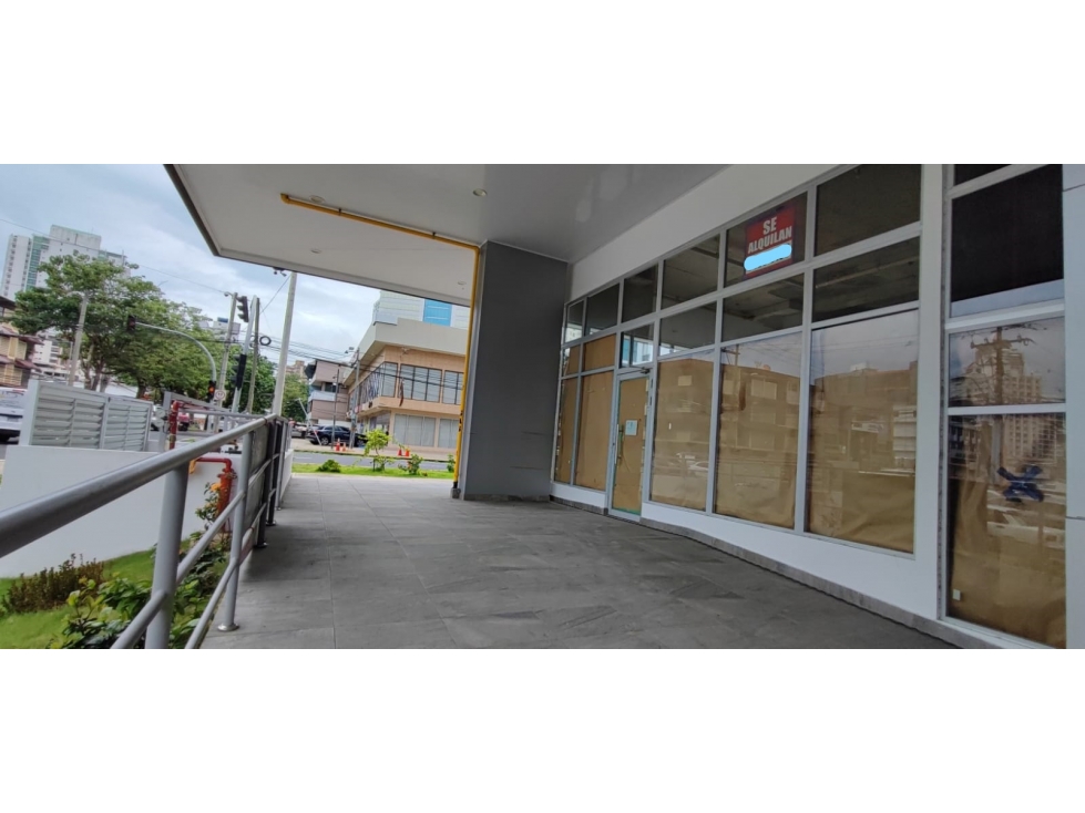 ALQUILER LOCAL COMERCIAL EN ZONA MUY CENTRICA — foto 3