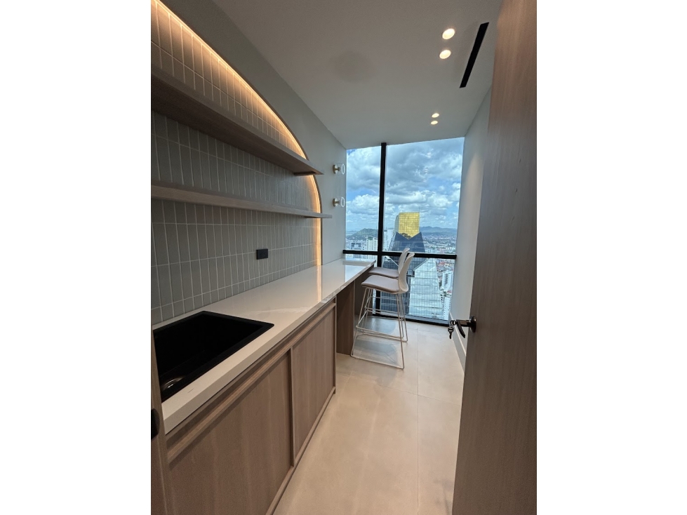 ALQUILER OFICINA AMOBLADA TOWER FINANCIAL CENTER - 6