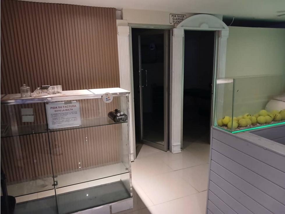 ALQUILER DE LOCAL DE 120 M2 EN LA VIA PORRAS AQ — foto 6