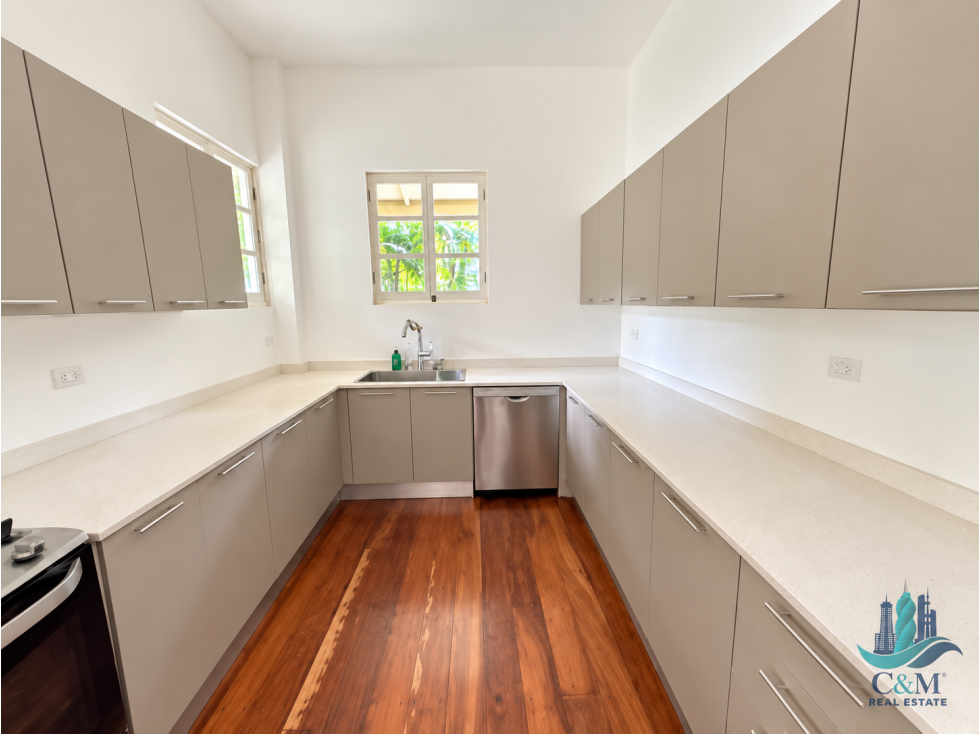 ALQUILER CASA EN ANCÓN PANAMÁ 1000M2 4REC NRR — foto 4