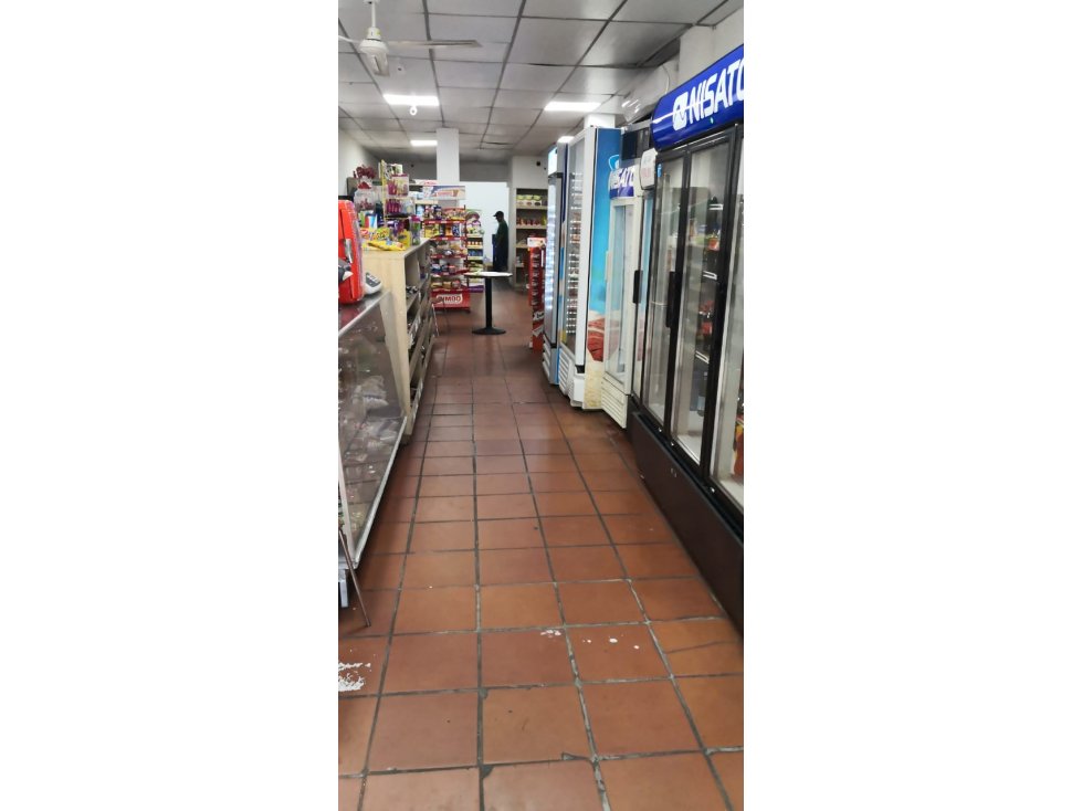 LOCAL COMERCIAL AMOBLADO BELLA VISTA 112 M2 - 2