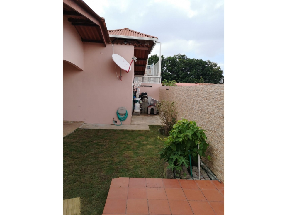 CASA REMODELADA 3 RECAMARAS EN BRISAS DEL GOLF — foto 2