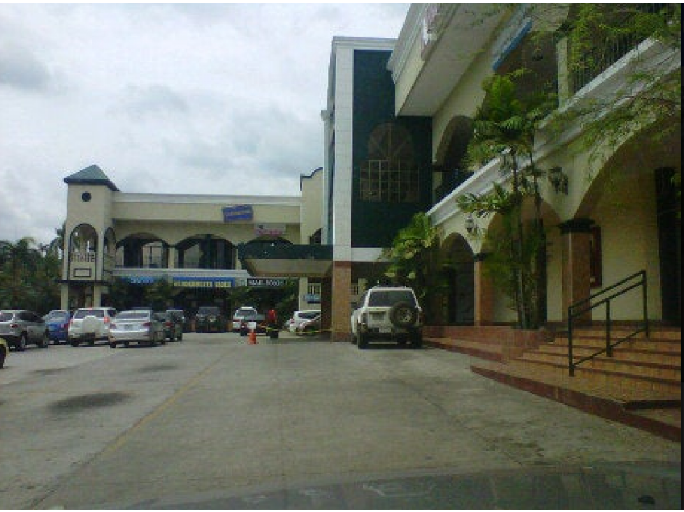 ALQUILO LOCAL ALBROOK 100.27M2 PLAZA ALBROOK - 1