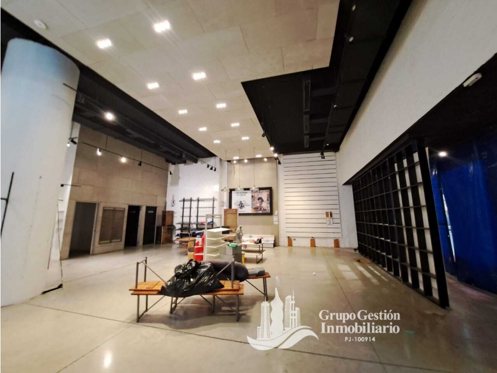 ALQUILER LOCAL EN ALBROOK MALL DE 123M2 Y 140 MLD