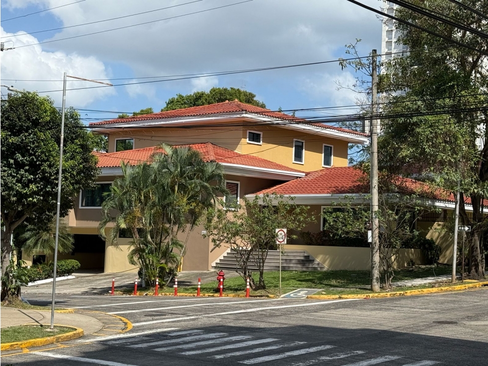 VENTA DE CASA COMERCIAL CON OFICINAS UBICACION EL CARMEN 795mtrs JP - 2