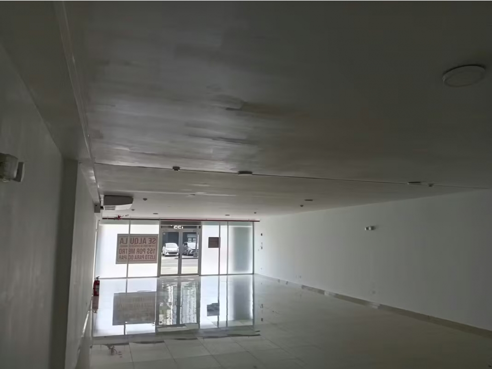 ALQUILER LOCAL COMERCIAL BELLA VISTA 170M2 VÍA ESPAÑA — foto 3