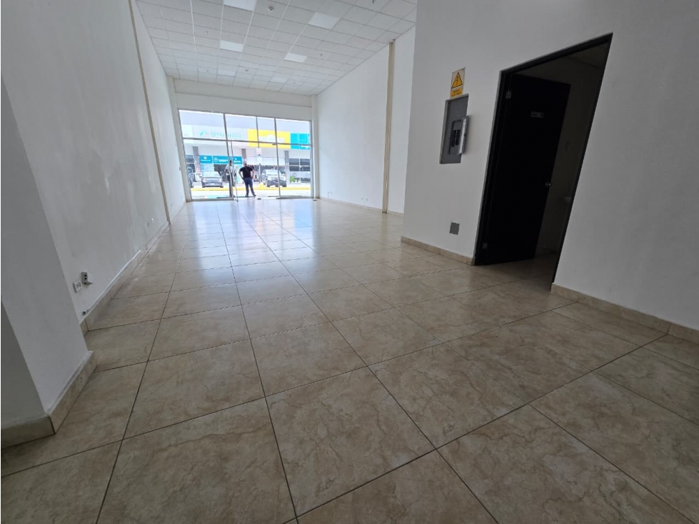ALQUILER DE LOCAL COMERCIAL EN VILLA LUCRE AQ - 6