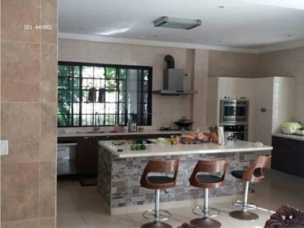 VENDO CASA EN CLAYTON 5REC - 2