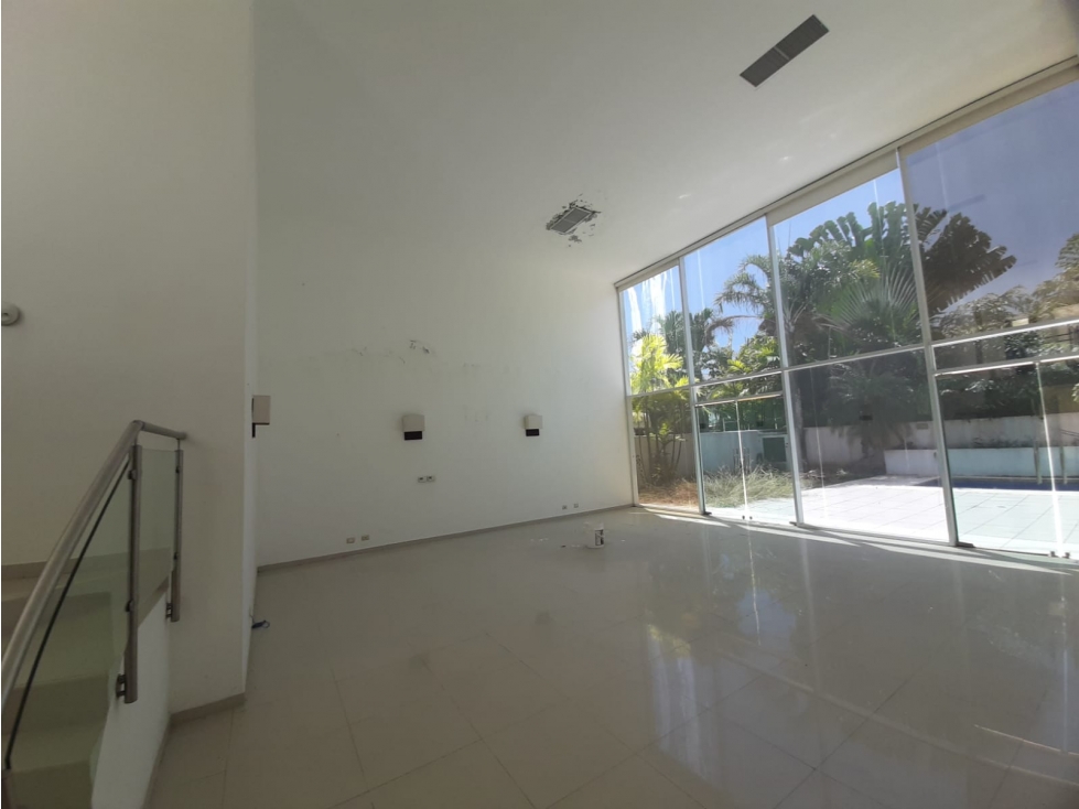 GANGA VENTA CASA 630 M2 CON PISICNA COSTA ESMERALDA, COSTA SUR — foto 4
