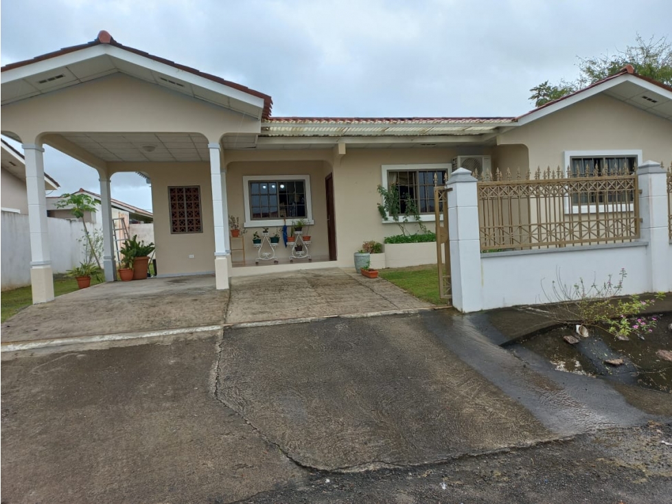 VENTA CASA EN PENONOME PASEO DEL RIO 363M2 NEGOCIABLE