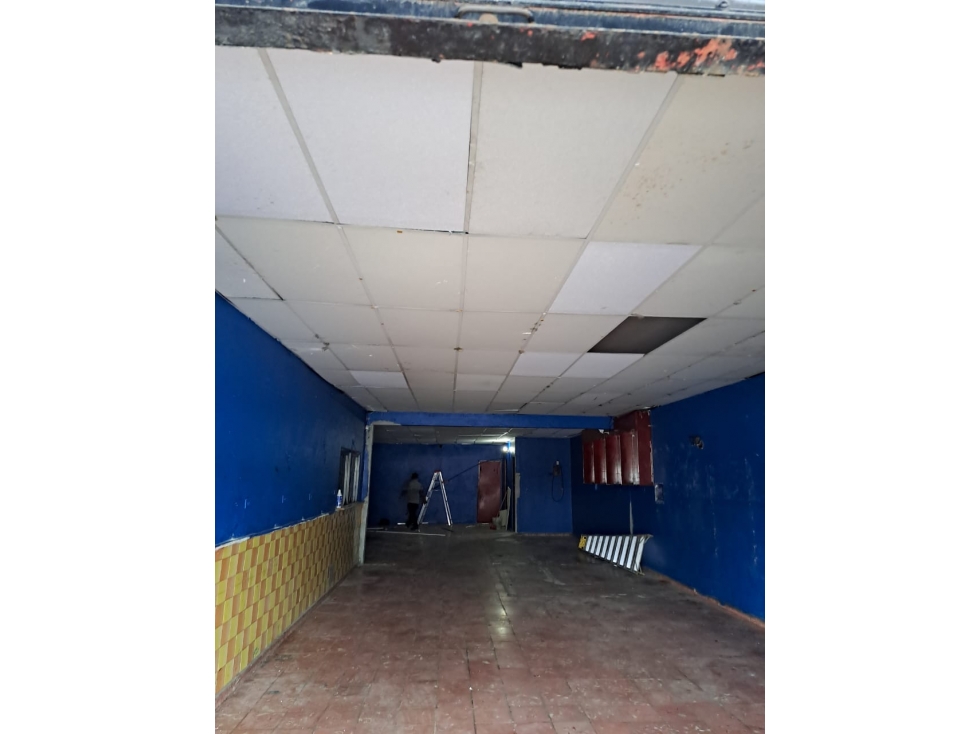 LOCAL COMERCIAL DE 120M2 EN PUEBLO NUEVO - 2