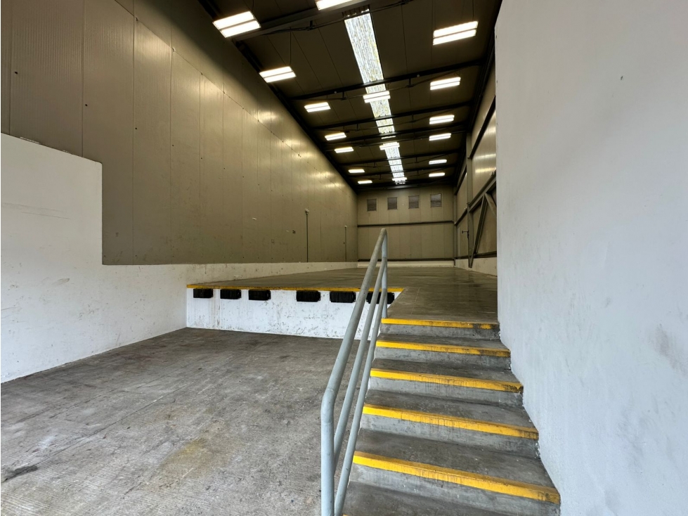 ALQUILER BODEGA 255M2 LAS MAÑANITAS AEROPUERTO COMMERCIAL PARK III MC - 3