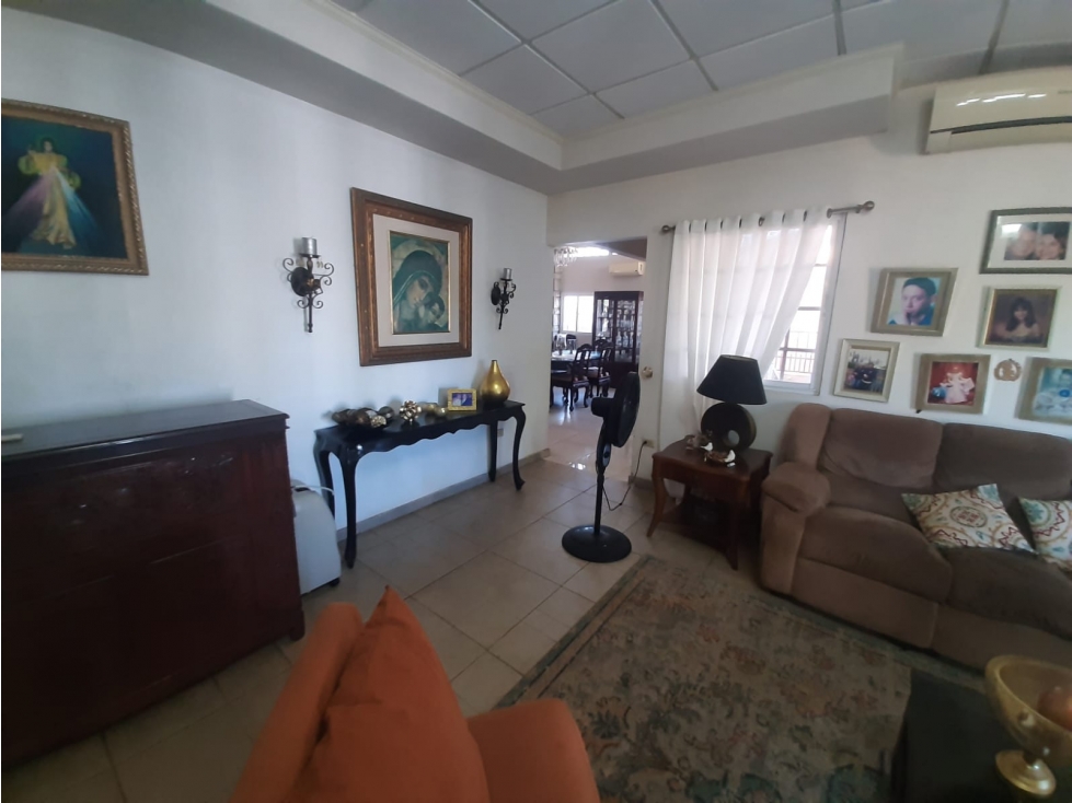 VENTA DE HERMOSA CASA GRANDE EN CHITRE - 4