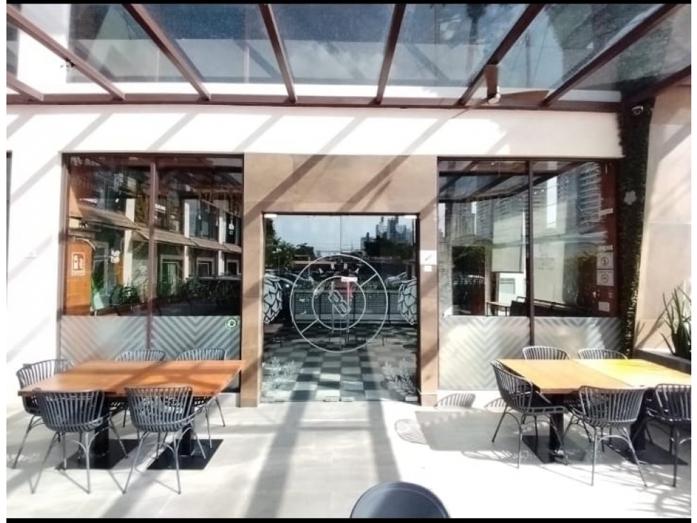 ALQUILER DE HERMOSO LOCAL COMERCIAL EN PLAZA CORNER 68 — foto 2