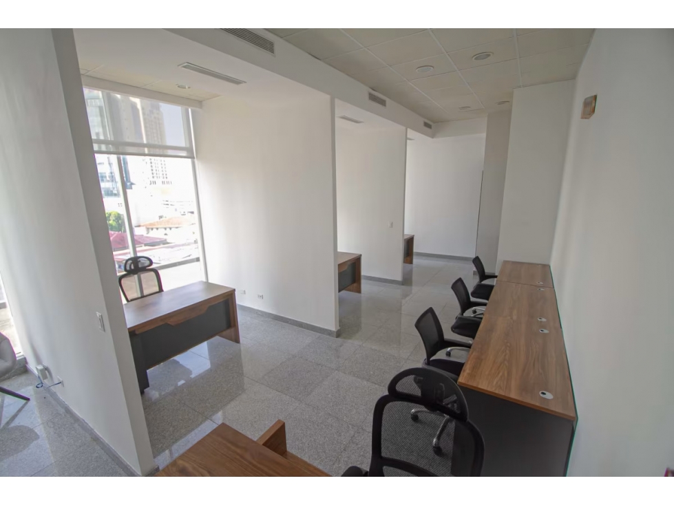 ALQUILER DE OFICINA LISTA PARA ESTRENAR EN CALLE 50