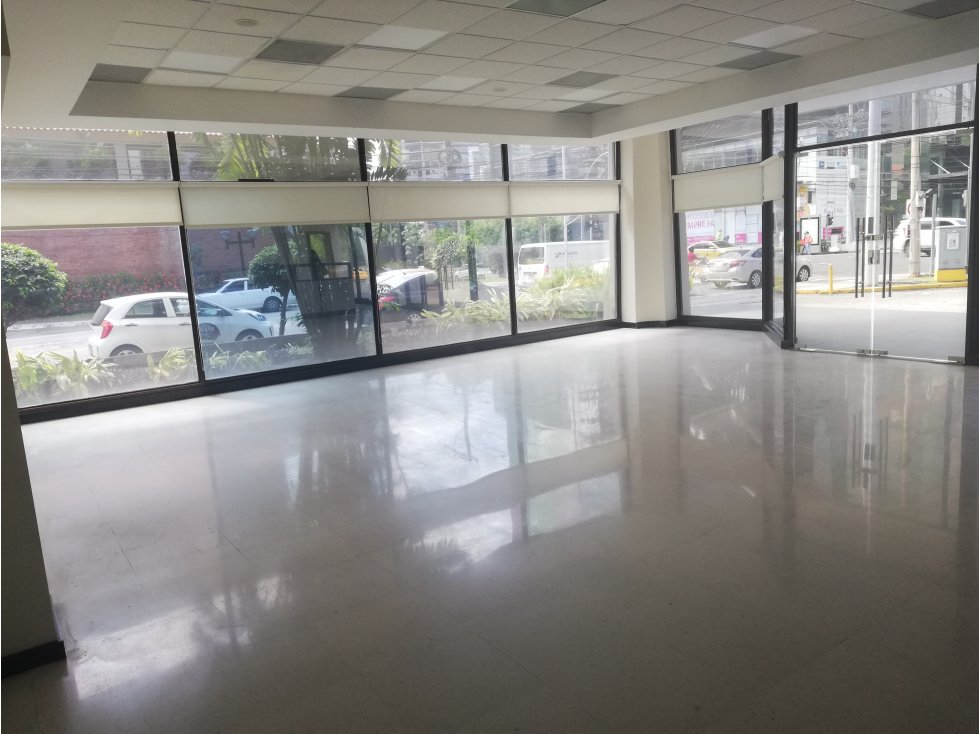 LOCAL 1200M2 ESQUINA CALLE 50 AV. AQUILINO DE LA GUARDIA — foto 2