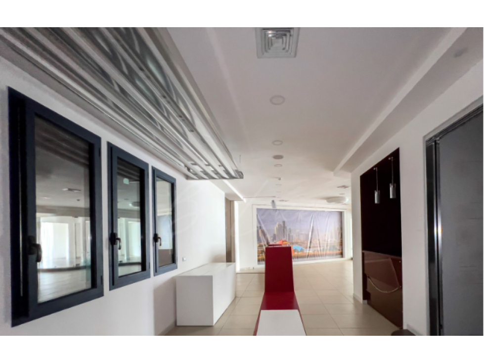 LOCAL PLANTA BAJA 260 M2 CALLE 50 TORRE VIP MANTENIMIENTO INLCUIDO — foto 5