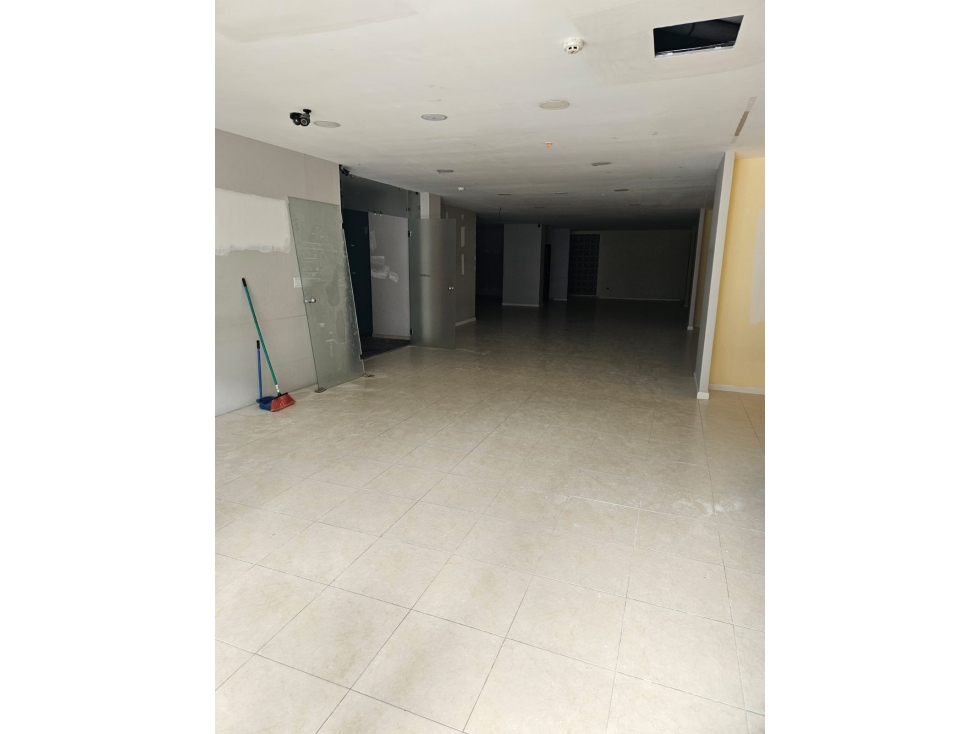 ALQUILER LOCAL COMERCIAL EL CANGREJO 214MTRS EV — foto 2