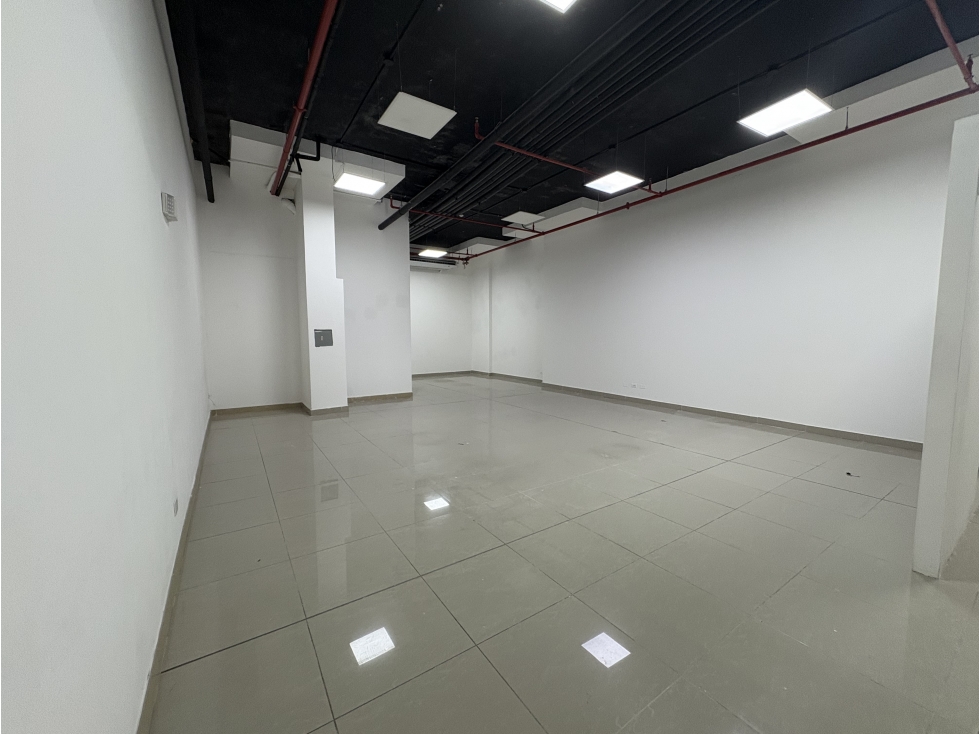 ALQUILER LOCAL 100M2 PLANTA BAJA VIA PORRAS ROYAL BLUE PLAZA — foto 3
