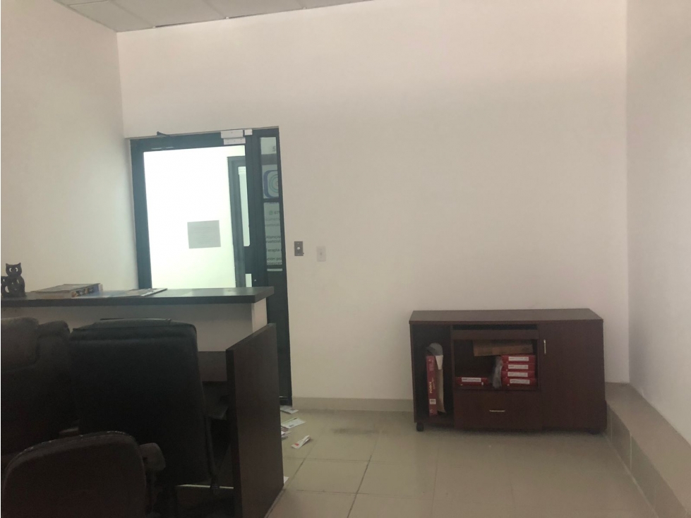 ALQUILER OFICINA EL DORADO 28m2 CENTURY TOWER MLD - 3