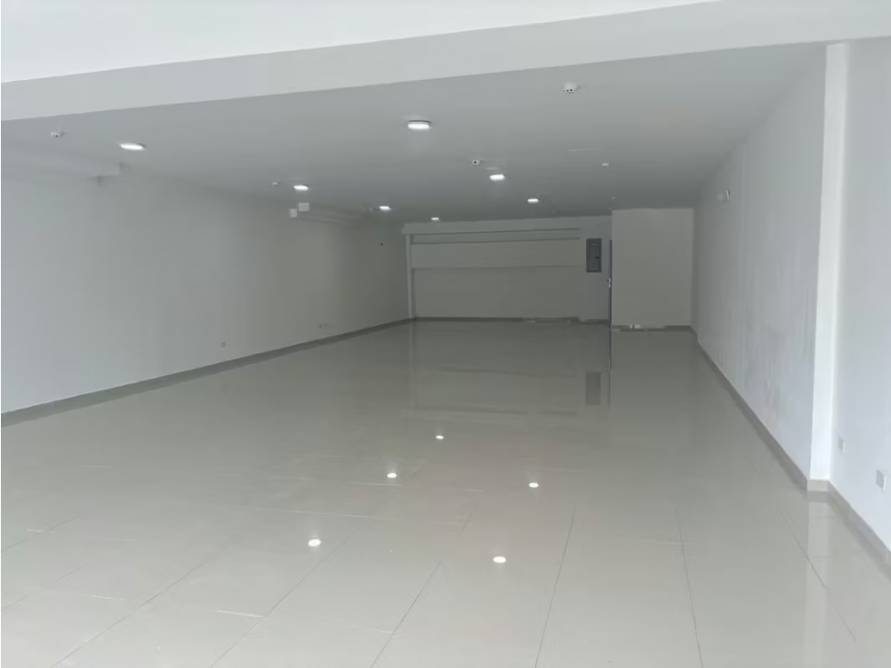 ALQUILER LOCAL COMERCIAL BELLA VISTA 170M2 VÍA ESPAÑA — foto 4