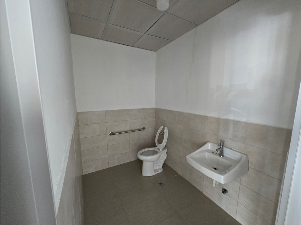 ALQUILER DE AMPLIO LOCAL DE 125 M2 CON OPCION A COMPRA - 5
