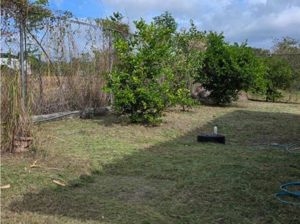 SE VENDE LOTE DE 800 MT2 CON CASA DE 3 REC EN CORONADO AQ - 6