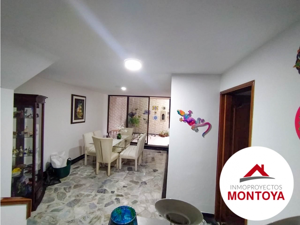 Casa dúplex en conjunto, Avenida 30 agosto, Pereira