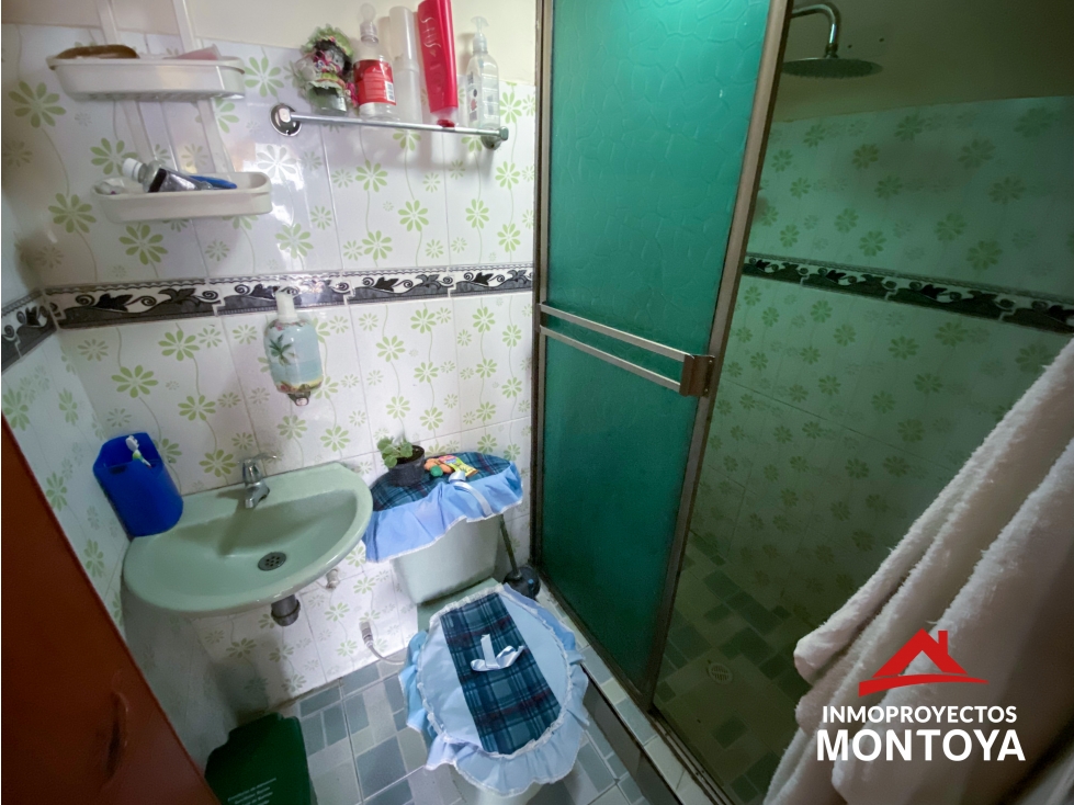 Casa de 3 apartamentos independientes cerca la Fiscalía de Pereira — foto 6