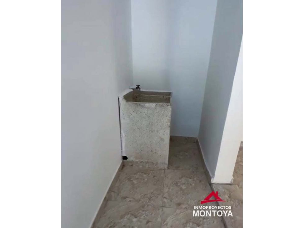 Casa esquinera con 5 rentas en Villavicencio, Pereira — foto 3