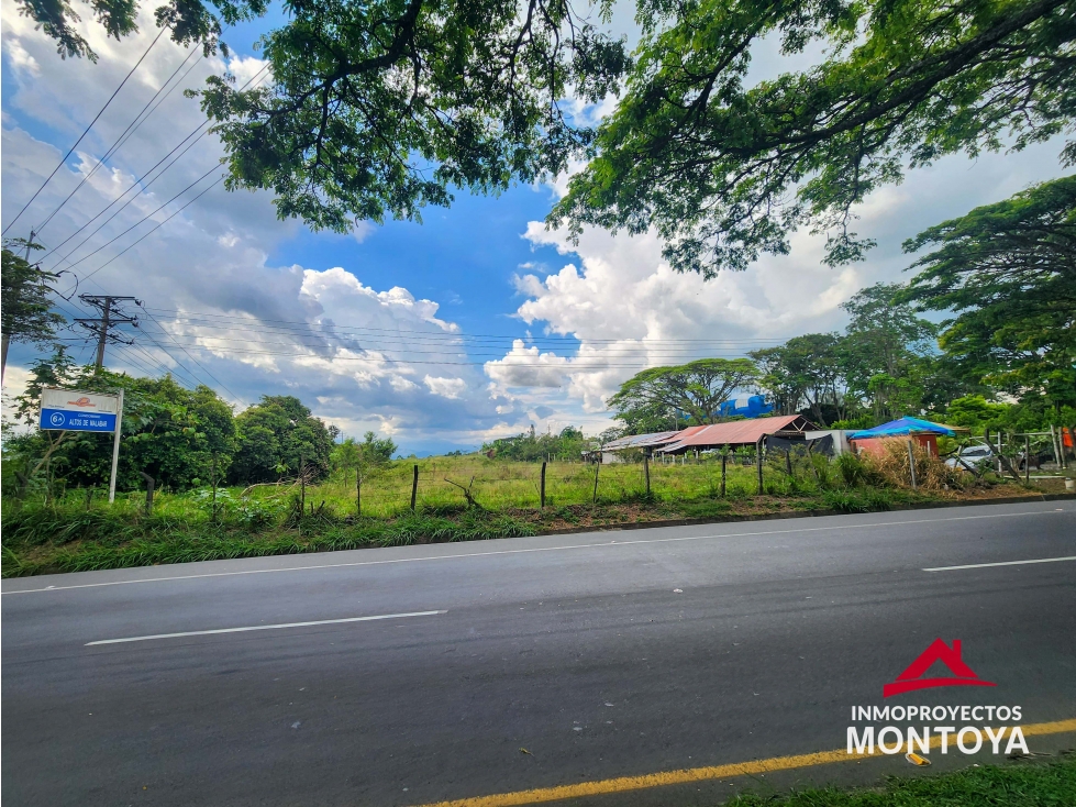 Arriendo lote comercial en la vía de Cerritos, Pereira - 2