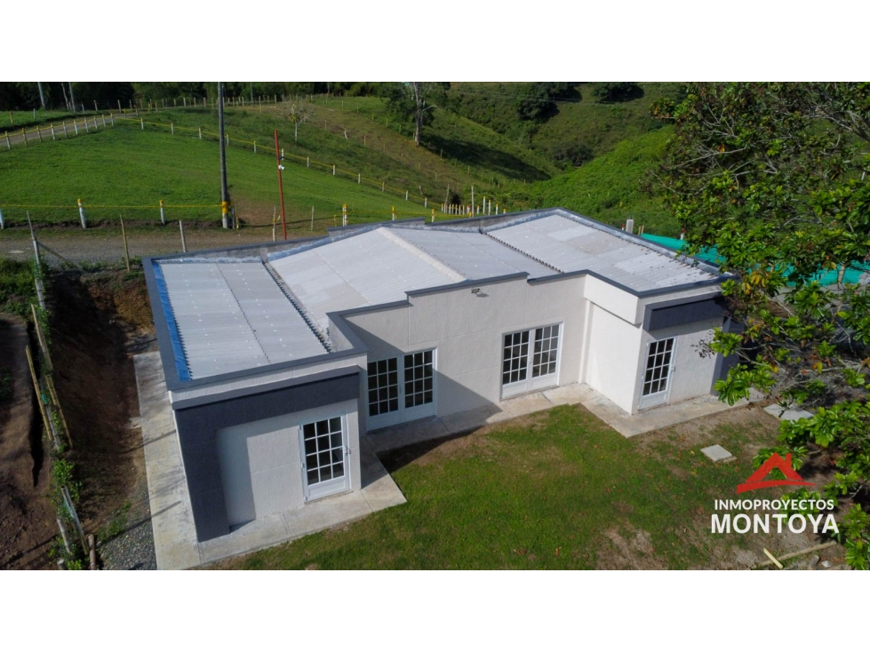 Casa en parcelación, vía Pereira-Alcalá