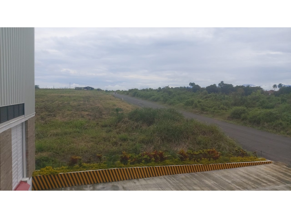 Venta lotes para bodegas sector Cerritos-La Virginia — foto 4
