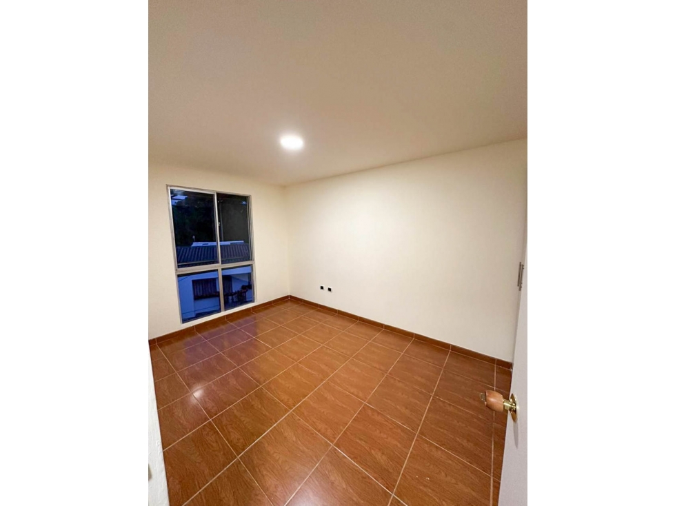 Venta casa 3 niveles en Villa del Prado, Pereira — foto 2